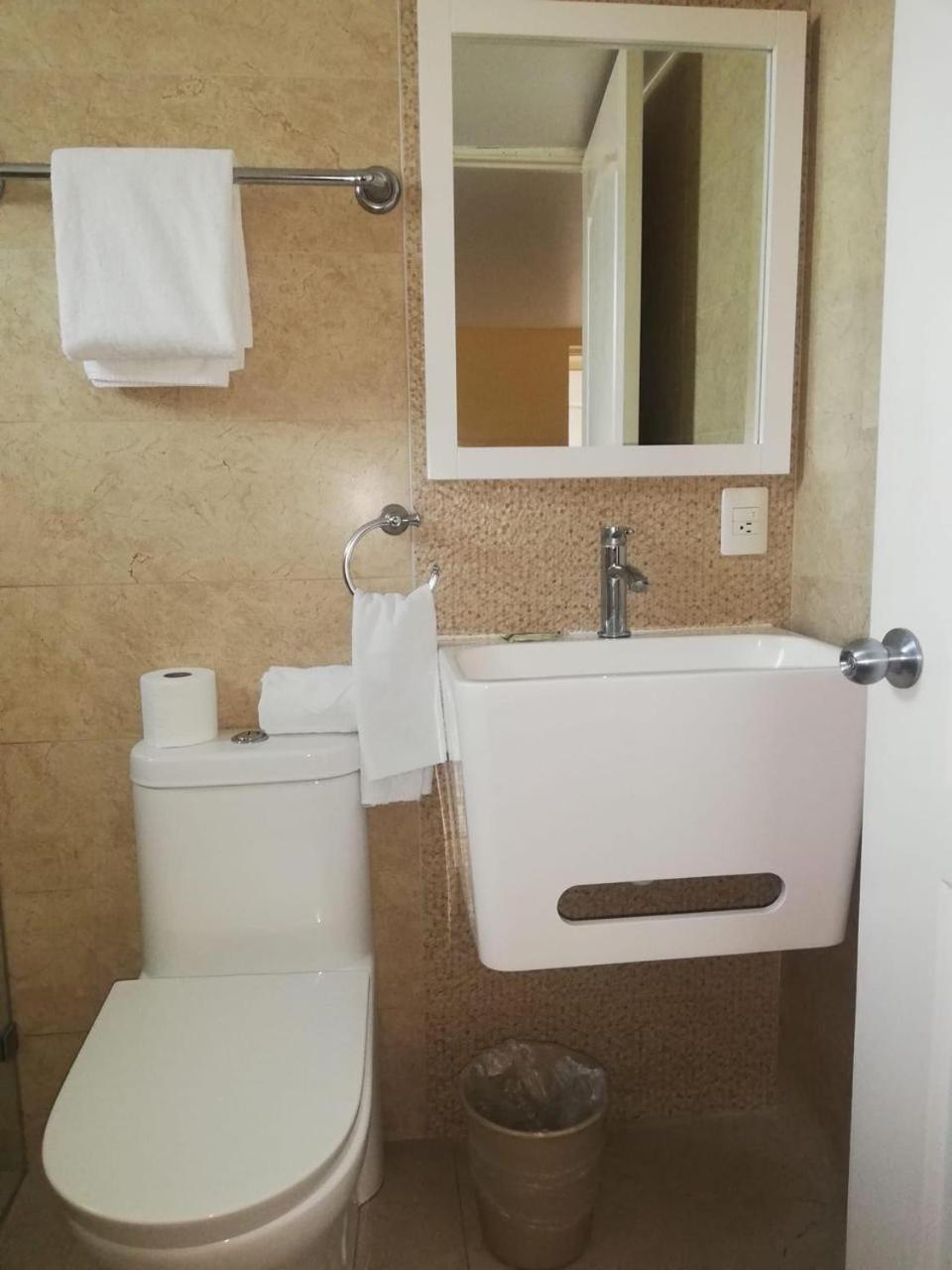 Hotel Torre Esmeralda Chilpancingo de los Bravos Екстериор снимка